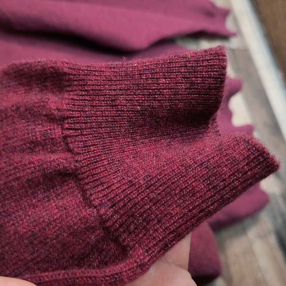 Saks Fifth Avenue Deep Red 100% Cashmere Crew Neck Sweater Sz Large Men - Picture 6 of 16